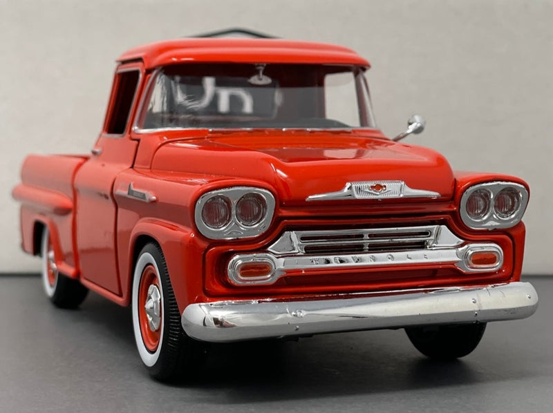 Chevrolet Apache Fleetside Pick Up - Motormax 1:24 Diecast