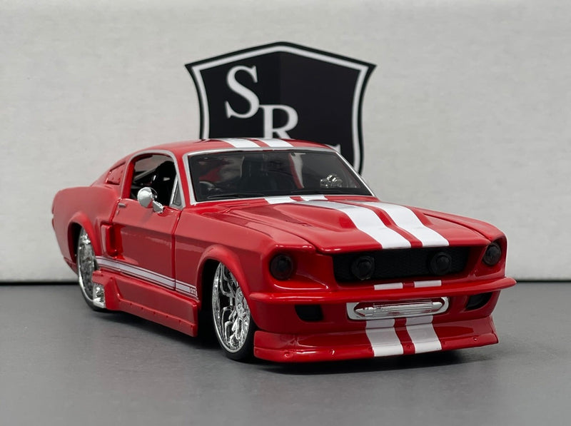 Ford Mustang GT - Maisto 1:24 Diecast