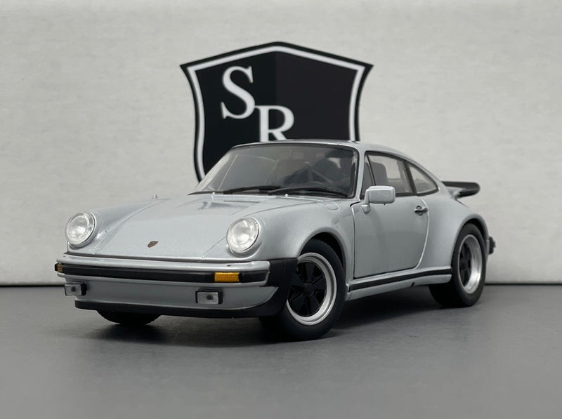 Porsche 911 Turbo - Welly 1:24 Diecast