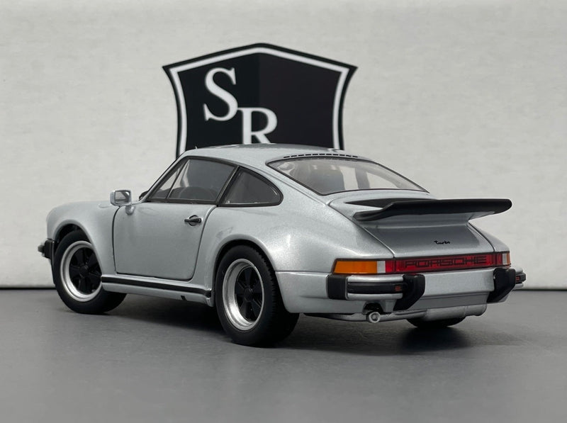 Porsche 911 Turbo - Welly 1:24 Diecast