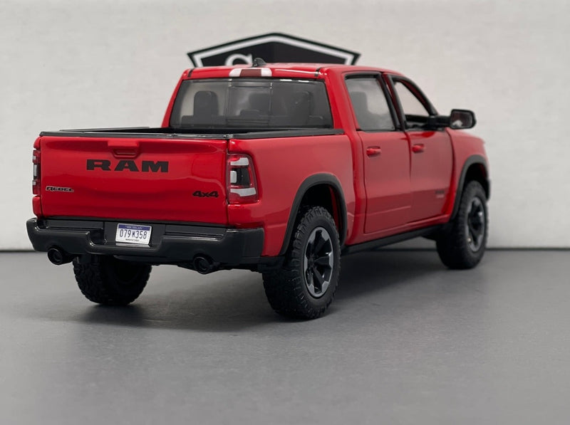 Dodge Ram 1500 Crew Cab - Motormax 1:24 Diecast