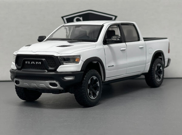 Dodge Ram 1500 Crew Cab - Motormax 1:24 Diecast