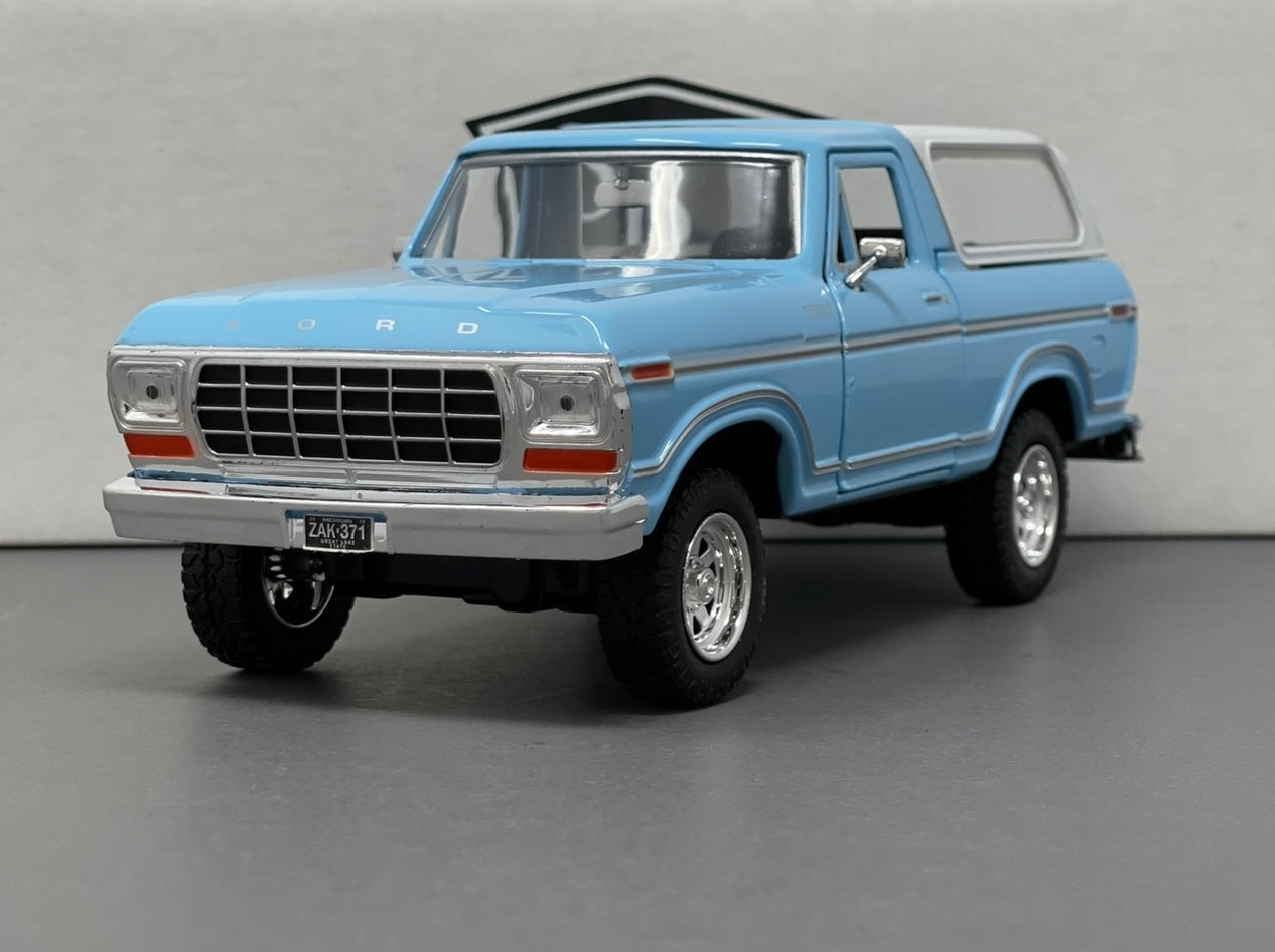 Ford Bronco - Motormax 1:24 Diecast – Strada Racing Club