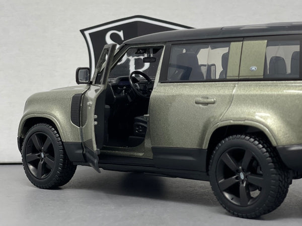 Land Rover Defender 110 - Bburago 1:24 Diecast