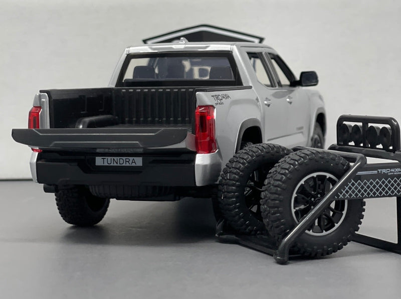 Toyota Tundra - Kingstoy 1:24 Diecast