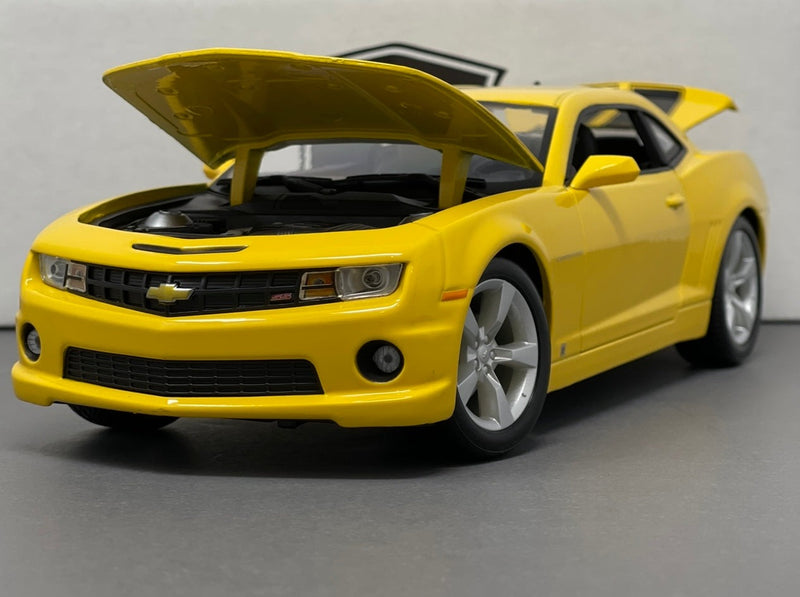 Chevrolet Camaro SS RS - Maisto 1:18 Diecast