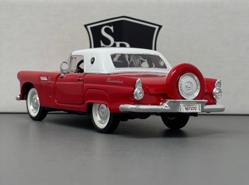 Ford Thunderbird - Showcasts 1:24 Diecast