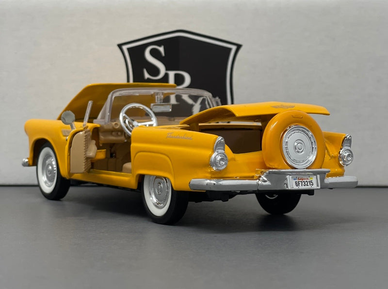 Ford Thunderbird - Showcasts 1:24 Diecast