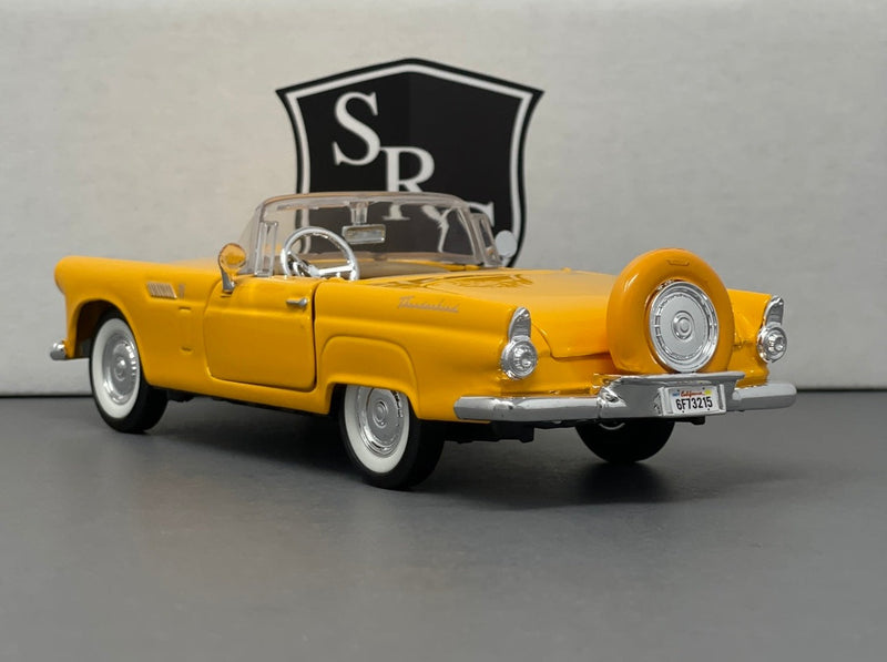 Ford Thunderbird - Showcasts 1:24 Diecast