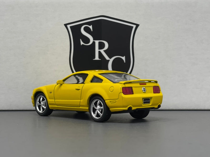 Ford Mustang GT - Kinsmart 1:38 Diecast