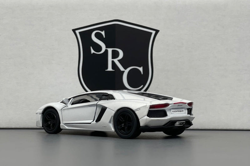 Lamborghini Aventador LP700-4 - Kinsmart 1:38 Diecast