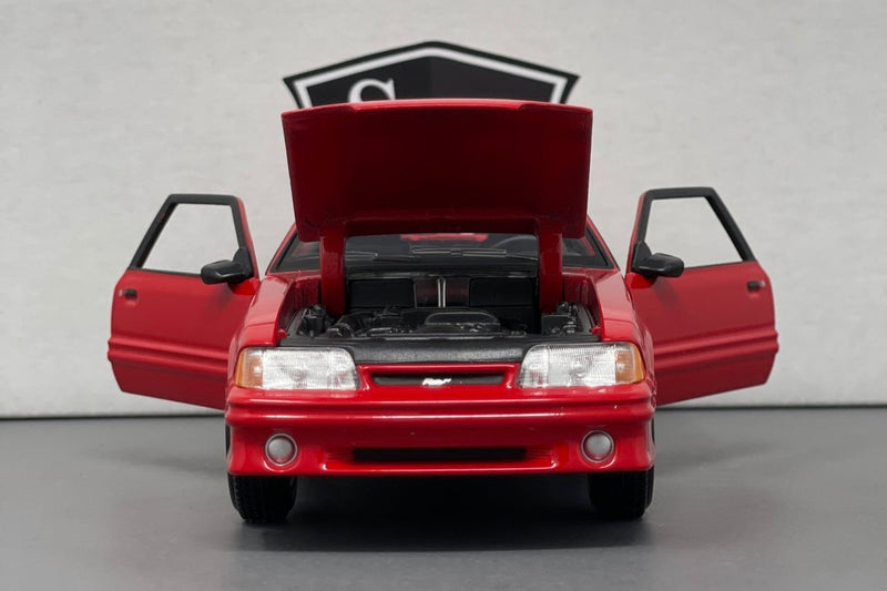 Ford Mustang SVT Cobra - Maisto 1:24 Diecast