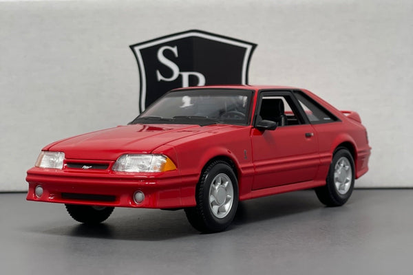 Ford Mustang SVT Cobra - Maisto 1:24 Diecast