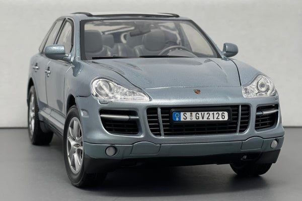 Porsche Cayenne Tubro - Motormax 1:18 Diecast