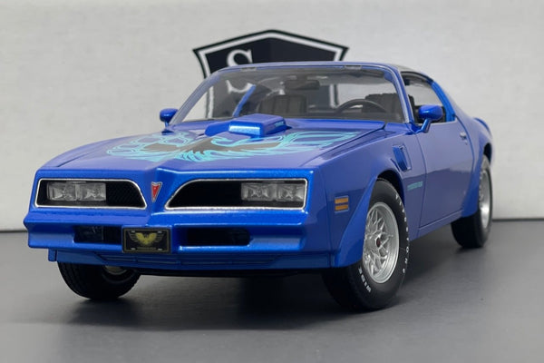 Pontiac Firebird Trans Am - Maisto 1:18 Diecast