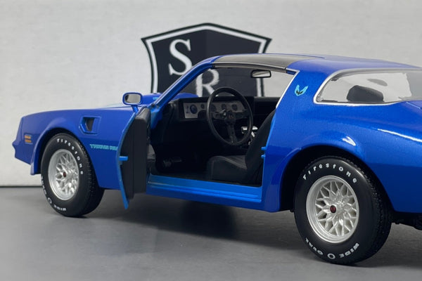 Pontiac Firebird Trans Am - Maisto 1:18 Diecast