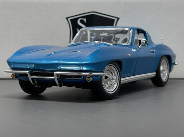 Chevrolet Corvette C2 Stingray - Maisto 1:18 Diecast