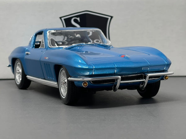 Chevrolet Corvette C2 Stingray - Maisto 1:18 Diecast