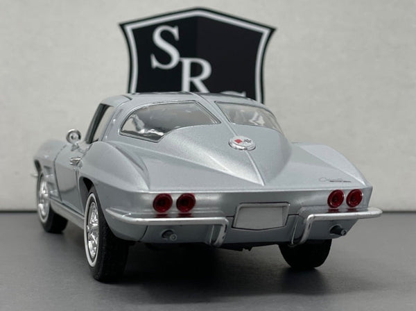 Chevrolet Corvette C2 - Welly 1:24 Diecast