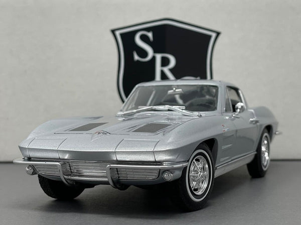 Chevrolet Corvette C2 - Welly 1:24 Diecast