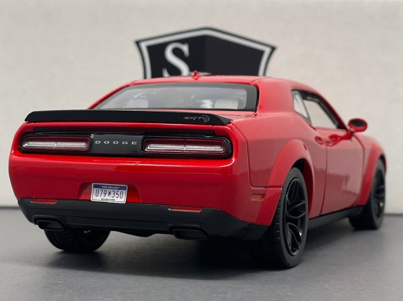 Dodge Challenger SRT Hellcat Widebody - Motormax 1:24 Diecast