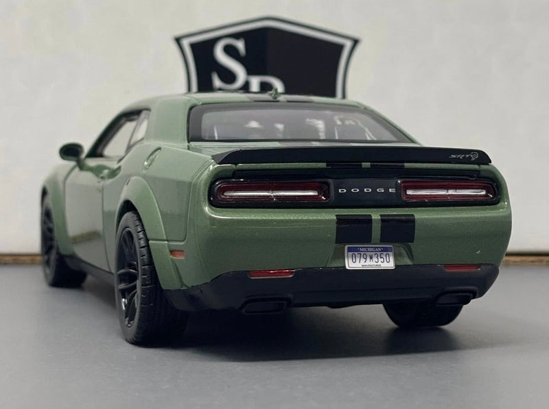 Dodge Challenger SRT Hellcat Widebody - Motormax 1:24 Diecast