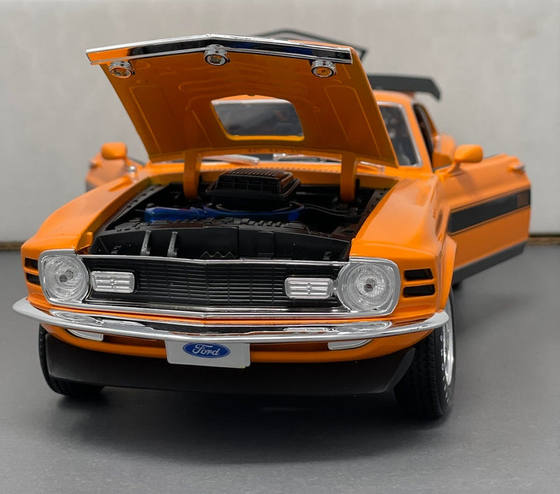 Ford Mustang Mach 1 - Maisto 1:18 Diecast