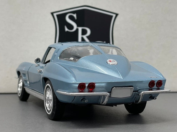 Chevrolet Corvette C2 - Welly 1:24 Diecast