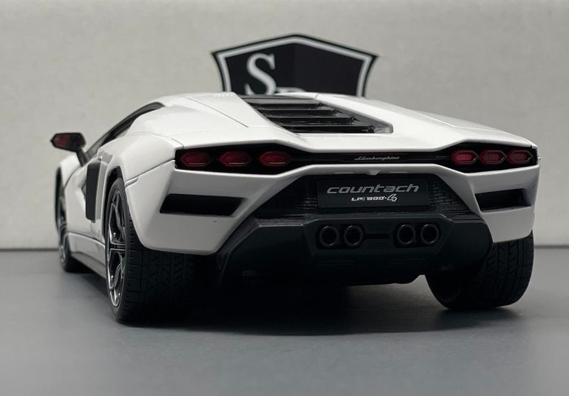 Lamborghini Countach LPI 800-4 - Maisto 1:18 Diecast