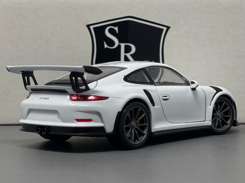 Porsche 911 GT3 RS (991) - Welly 1:24 Diecast