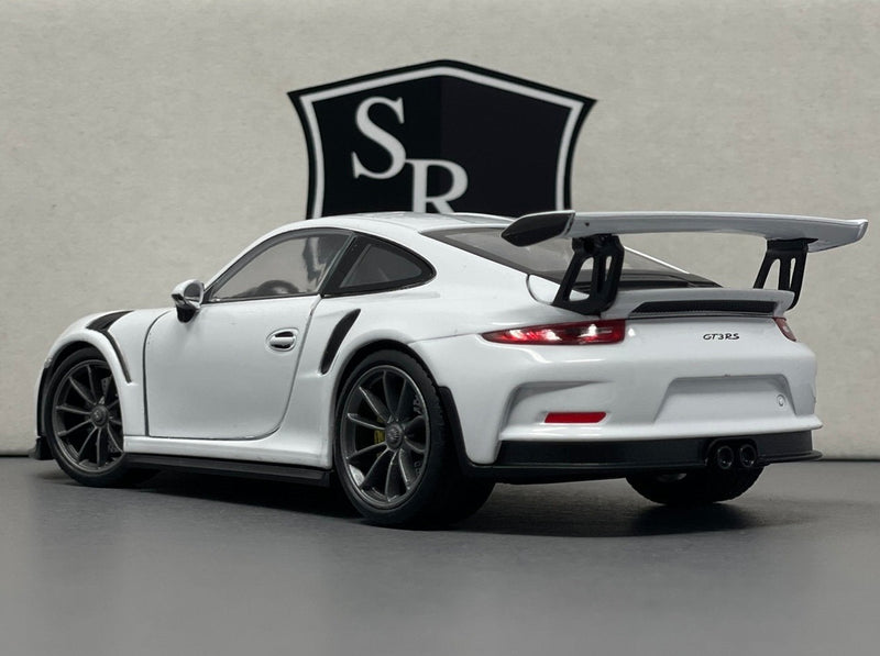 Porsche 911 GT3 RS (991) - Welly 1:24 Diecast