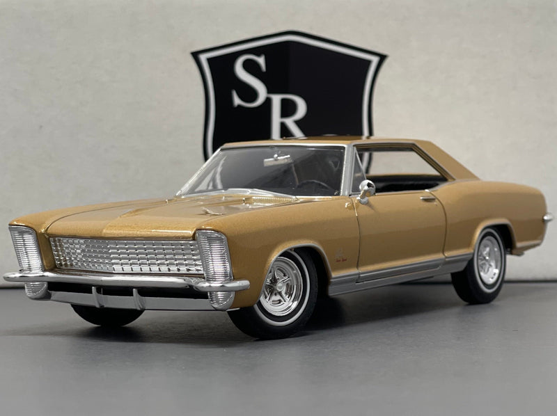 Buick Riviera - Welly 1:24 Diecast