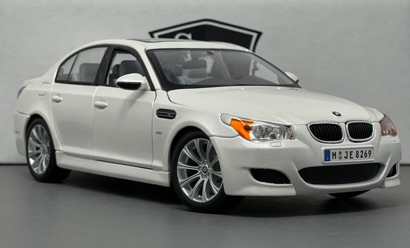 BMW M5 - Maisto 1:18 Diecast