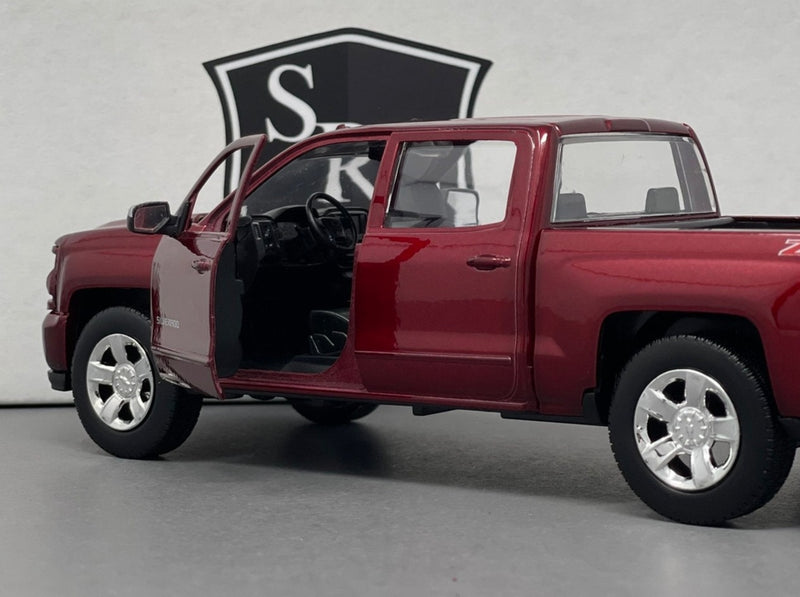 Chevrolet Silverado - Motormax 1:24 Diecast