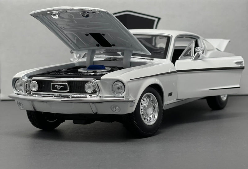 Ford Mustang GT - Maisto 1:18 Diecast