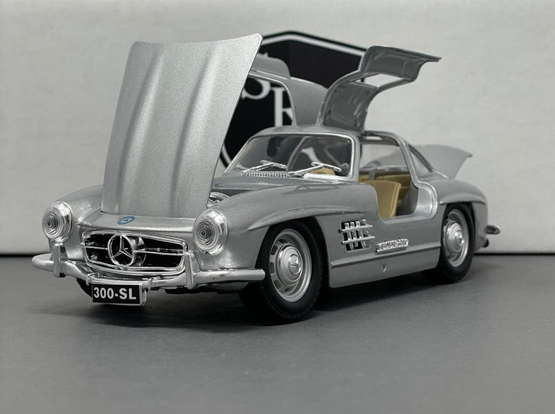 Mercedes-Benz SL 300 - Bburago 1:24 Diecast