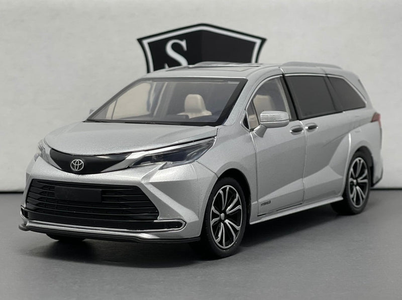 Toyota Sienna - Kingstoy 1:24 Diecast