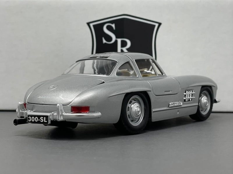 Mercedes-Benz SL 300 - Bburago 1:24 Diecast