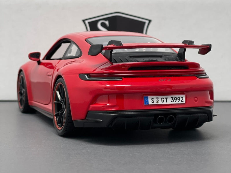 Porsche 911 GT3 (992) - Maisto 1:18 Diecast