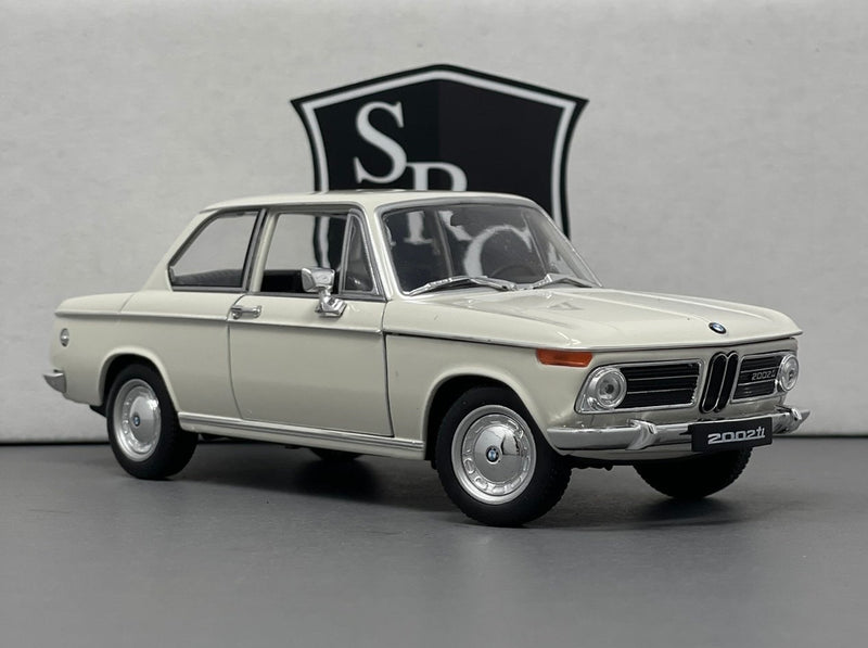 BMW 2002 ti - Welly 1:24 Diecast